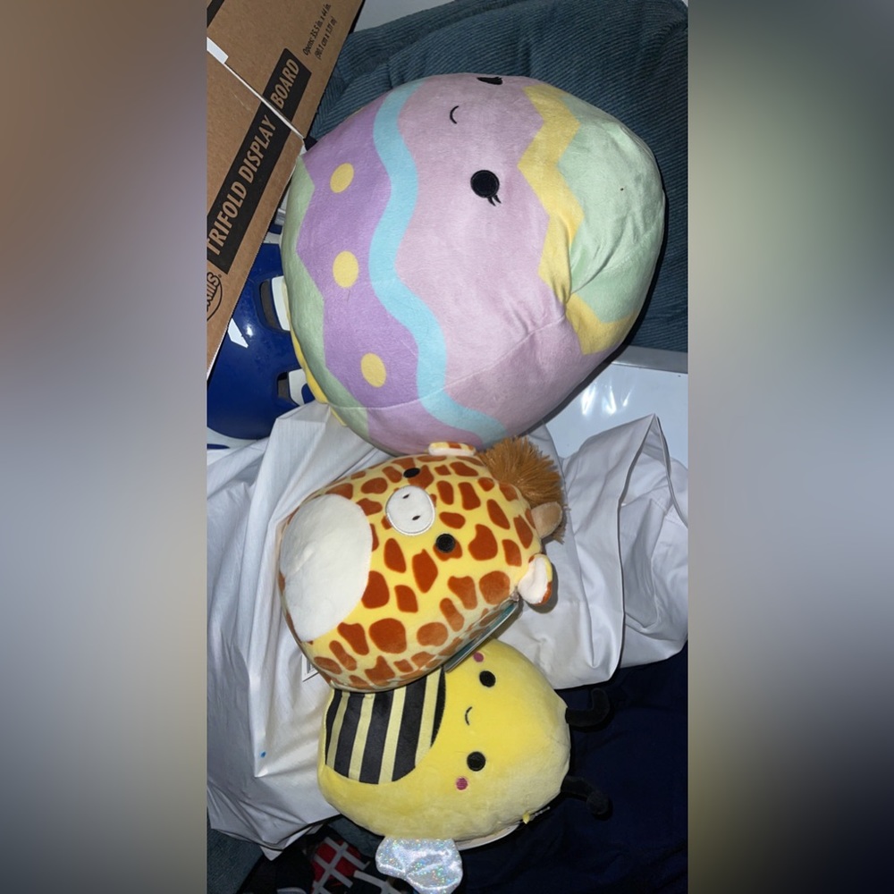 SQUISHMALLOWS